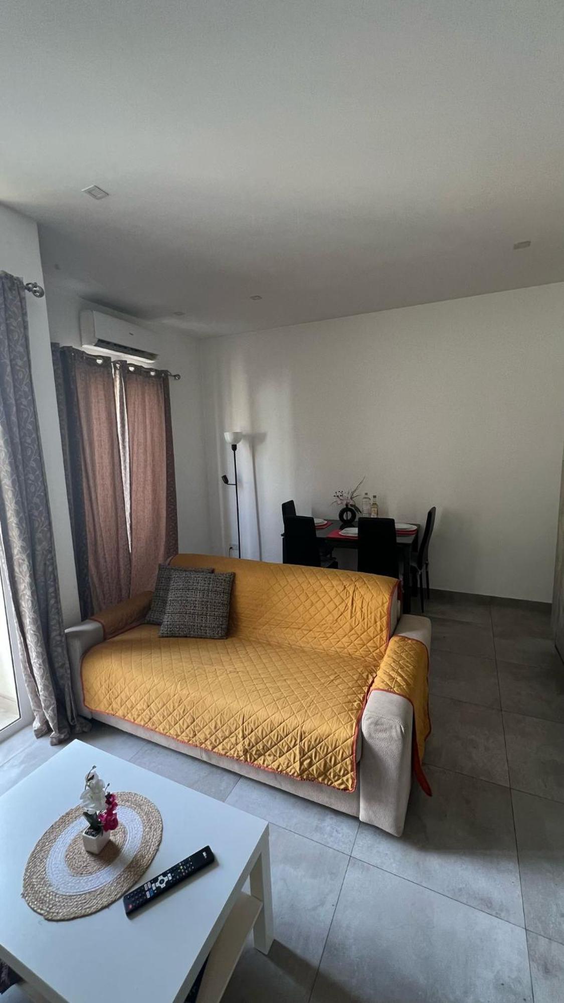 One Bedroom Tea Apartment Il-Gzira Εξωτερικό φωτογραφία